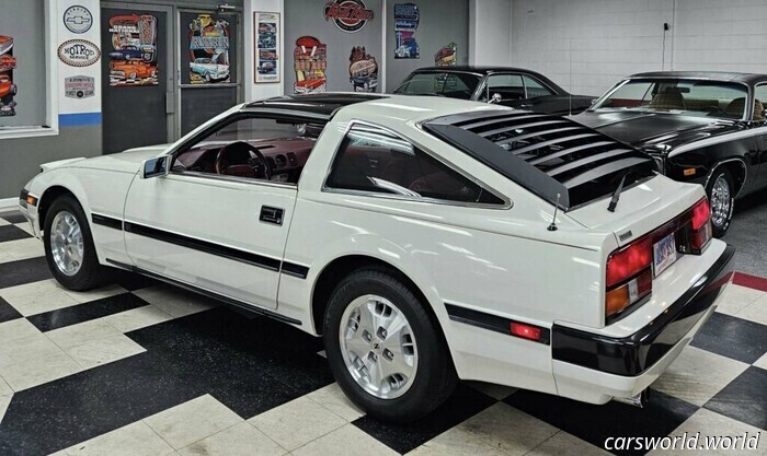 Este Nissan 300ZX de 1985 aún reproduce sus grandes éxitos en casete | Carscoops